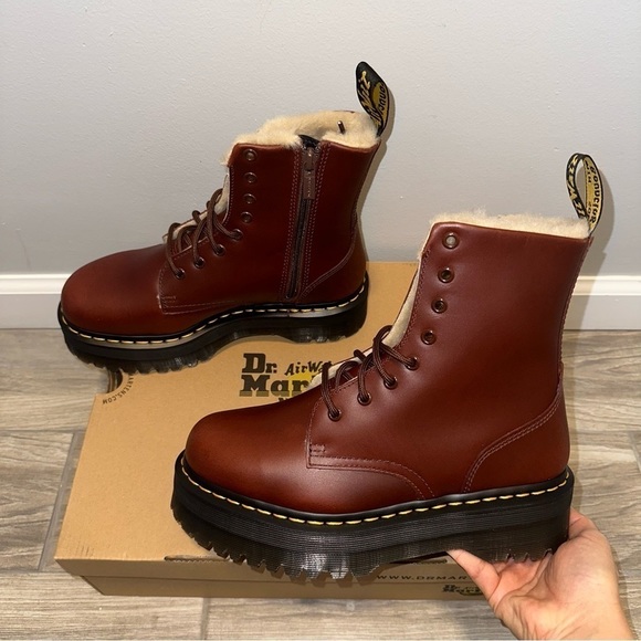 New Size 9 Dr. Martens Jadon Abruzzo Faux Fur Lined Lug Combat Boot - Picture 3 of 7